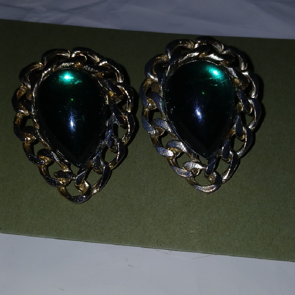 Vintage MUSI ,  Green and Gold Teardrop Earrings